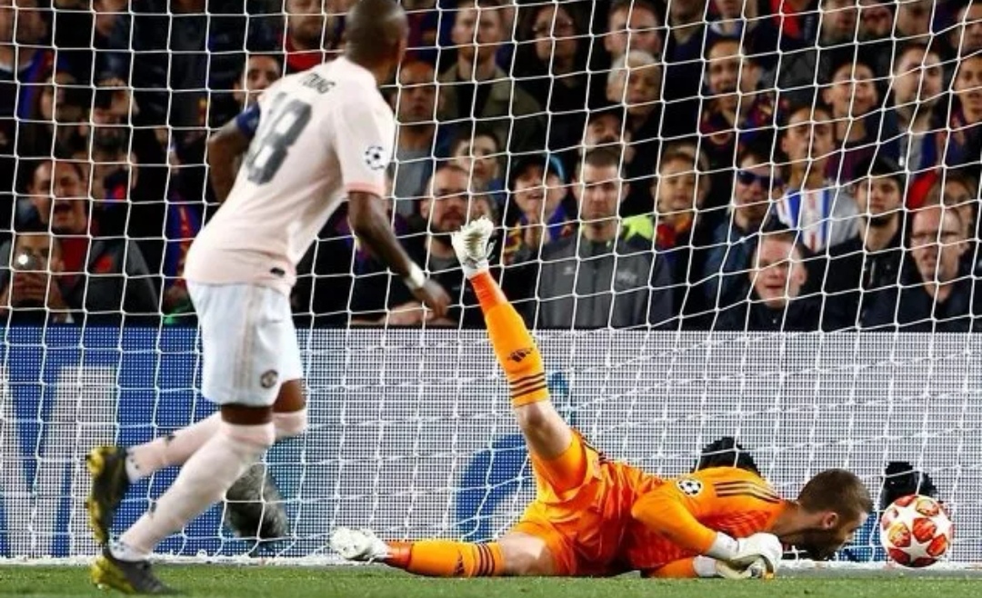 阿贾克斯逆转曼城，惊险过关