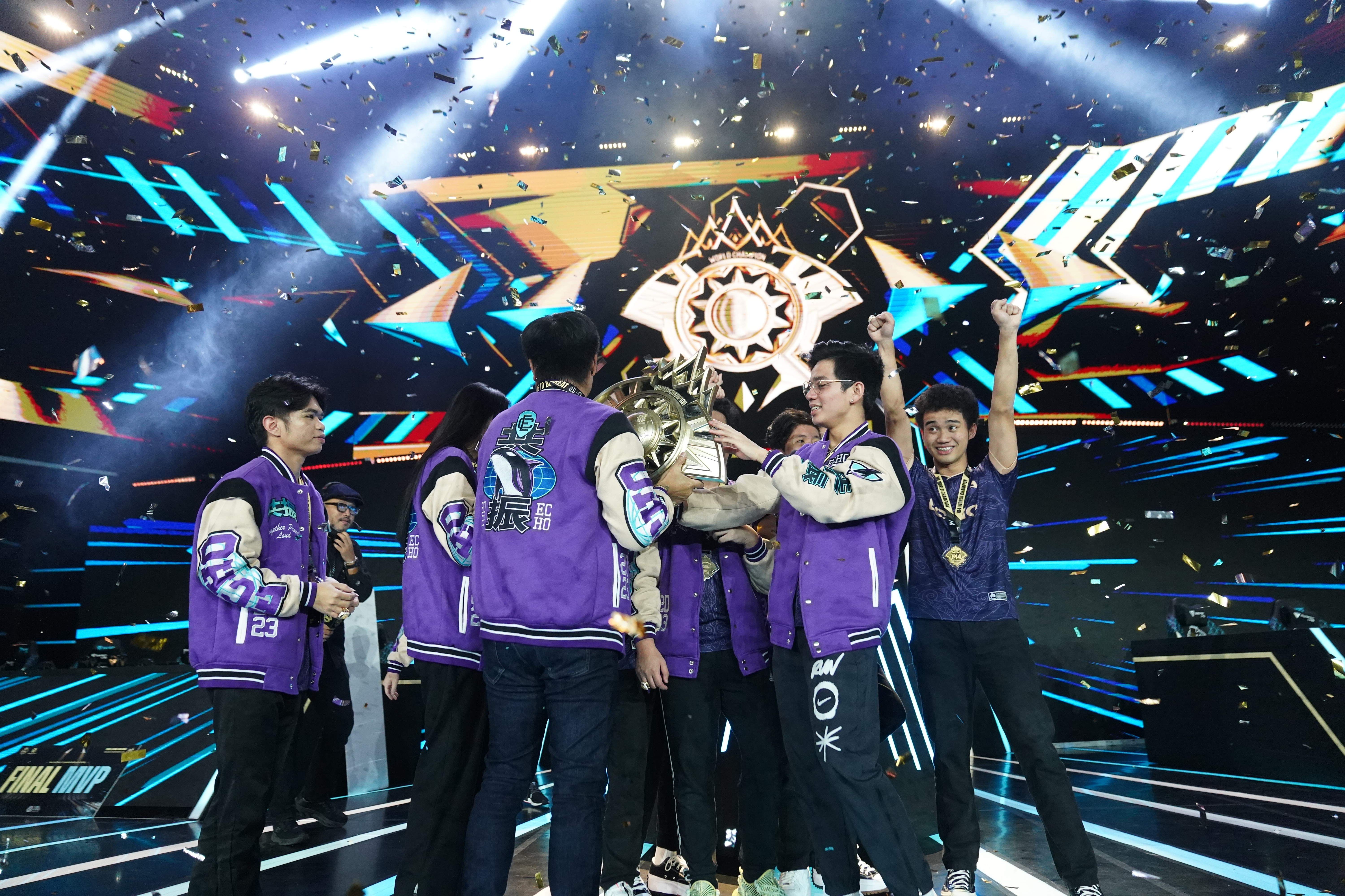 红蓝对决，一支队伍最终获胜，挺进半决赛