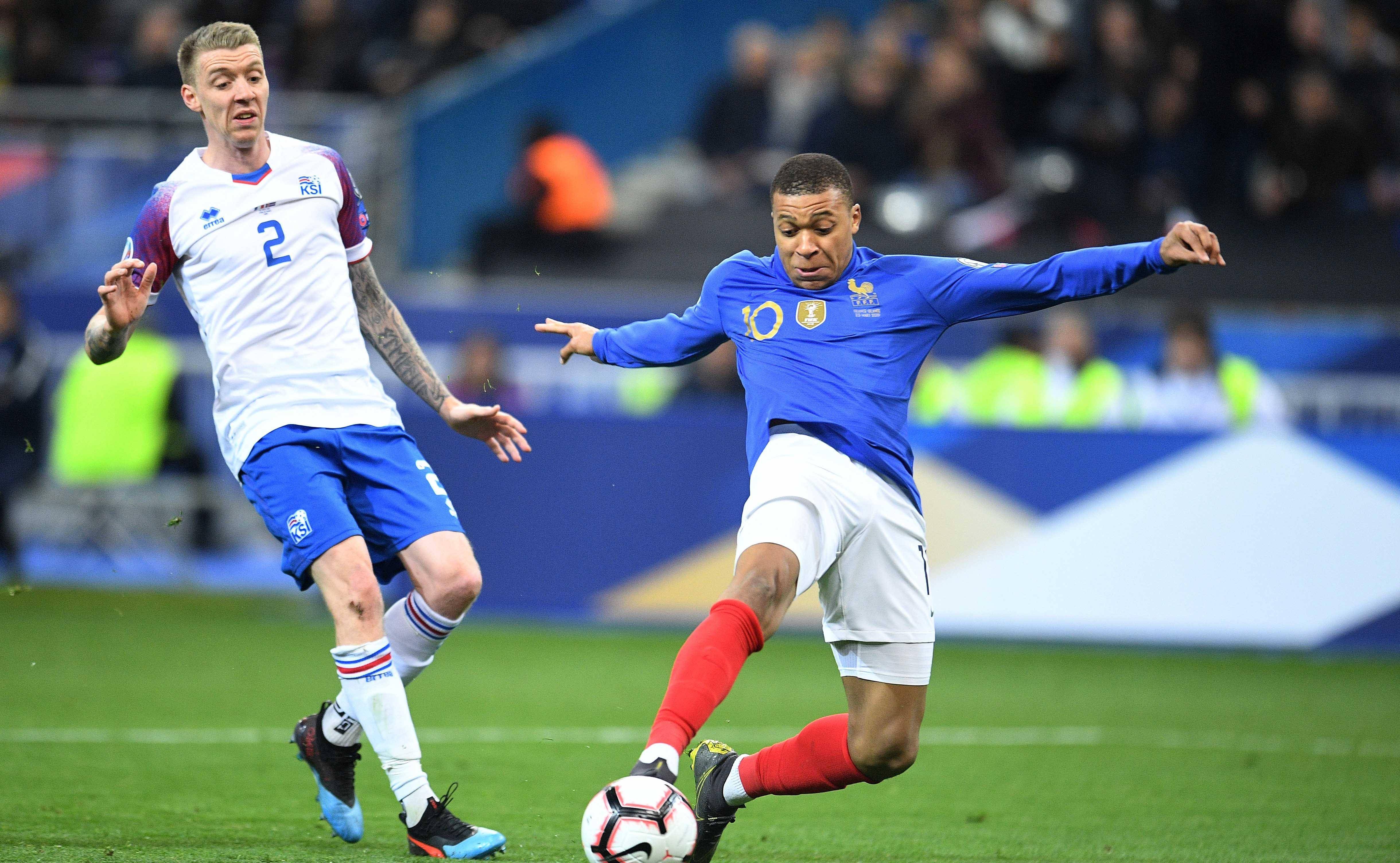 欧预赛实时报道：比赛场面惊险曲折，胜负悬念的简单介绍