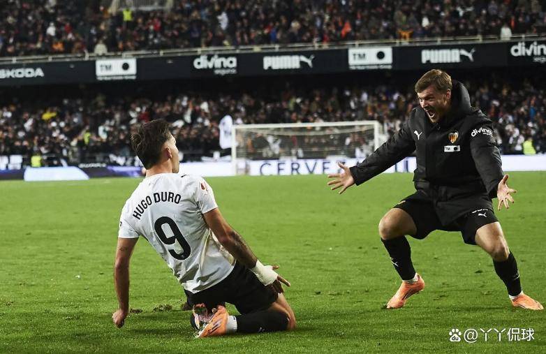 开云APP-瓦伦西亚客场大胜，豪取三分