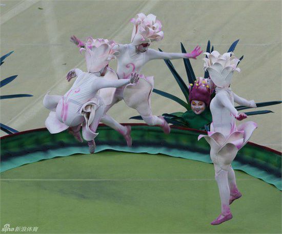 关于巴西选手击败对手获蹦床比赛头名的信息