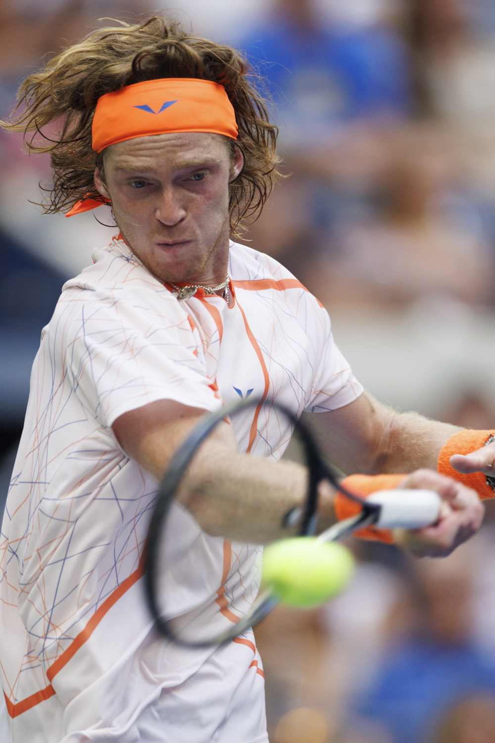 包含德国网球队鏖战美国网球队，梅德韦杰夫统治全场的词条