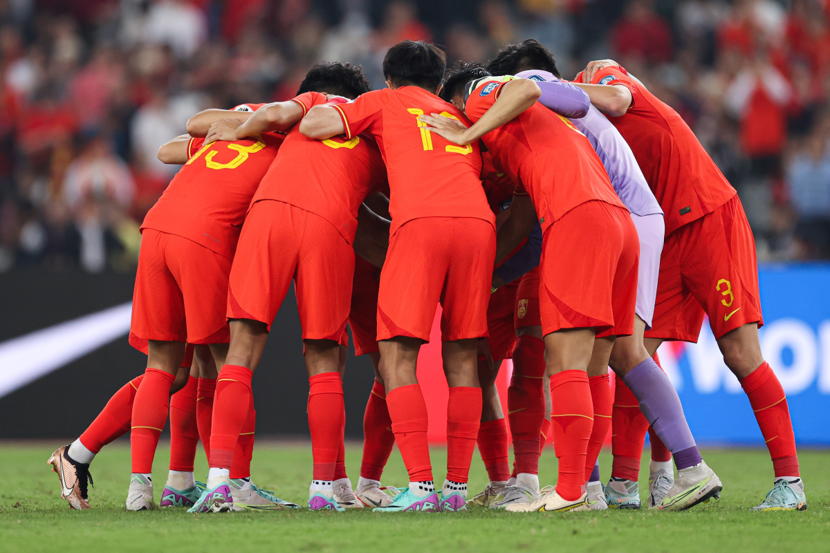 关于中国队力克泰国队，郑思维统治全场的信息