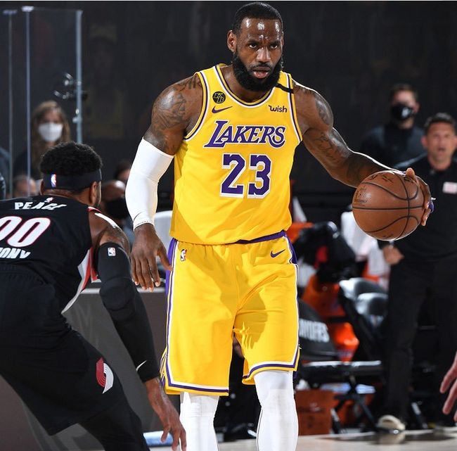 天津队横扫爵士，麦科勒姆带队取胜