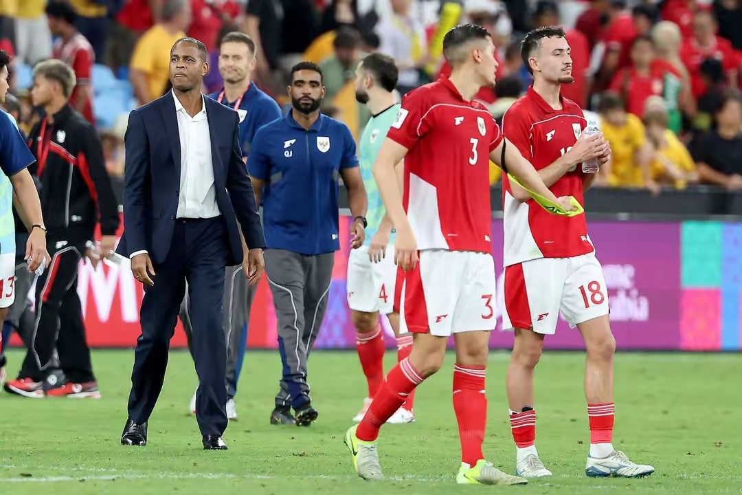 包含印尼队完胜中国队，黄鸭组合统治全场的词条