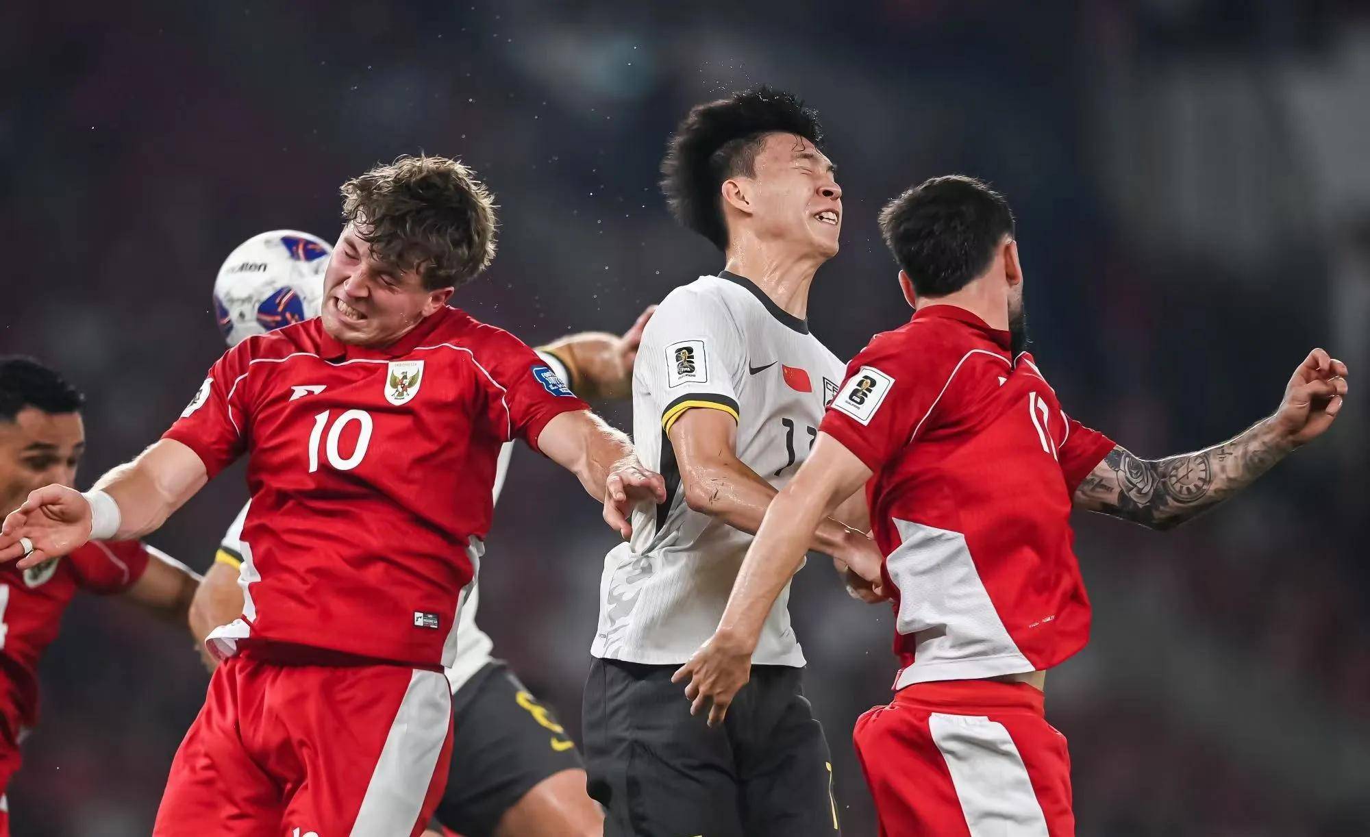 包含印尼队完胜中国队，黄鸭组合统治全场的词条