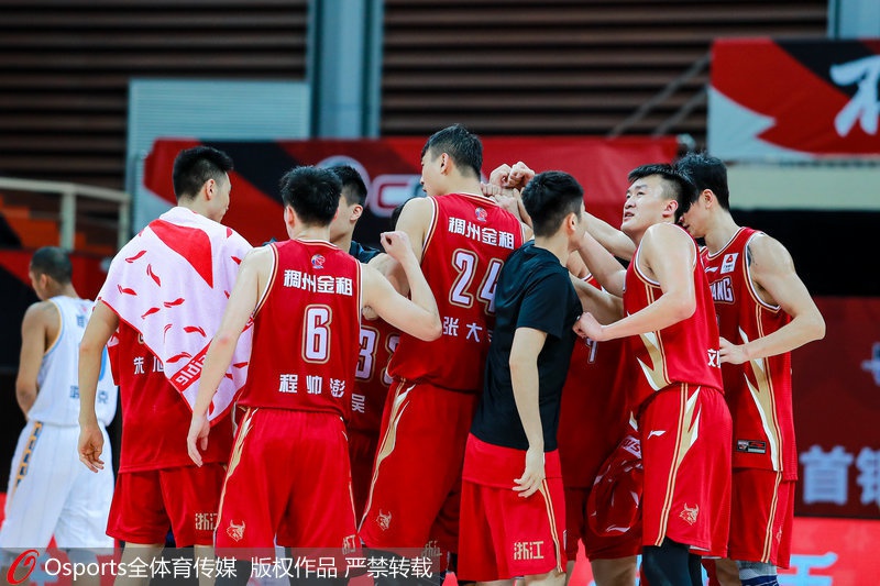 闪电突袭！浙江队后卫持续高效表现，助队胜利的简单介绍