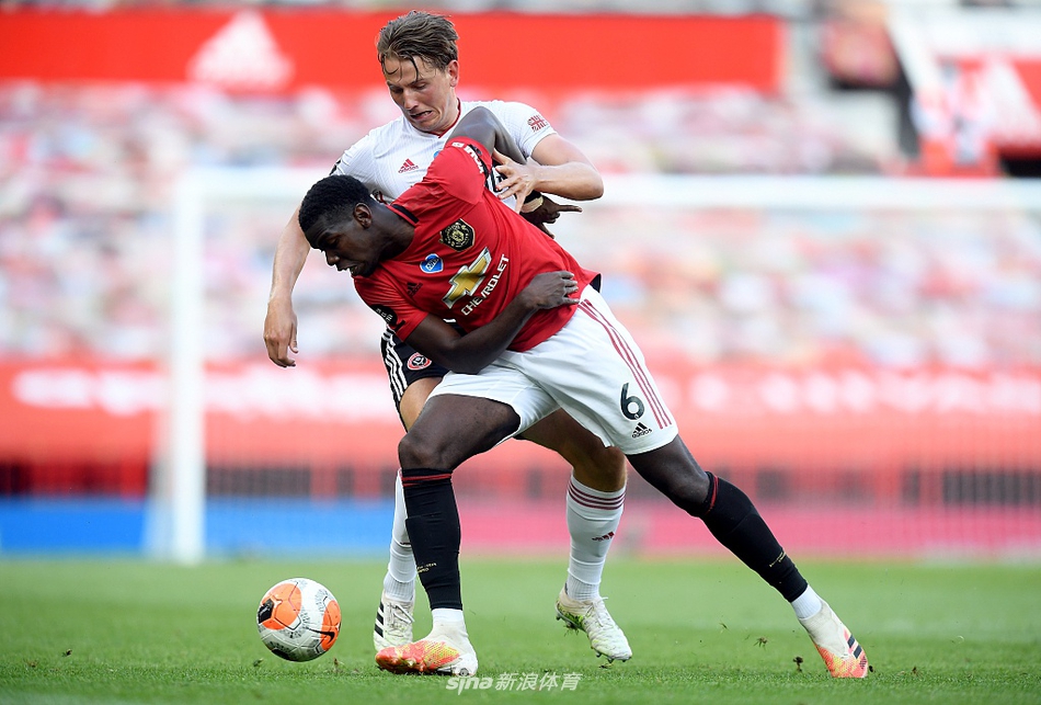 关于利物浦轻取马德里竞技，马夏尔完成帽子戏法的信息