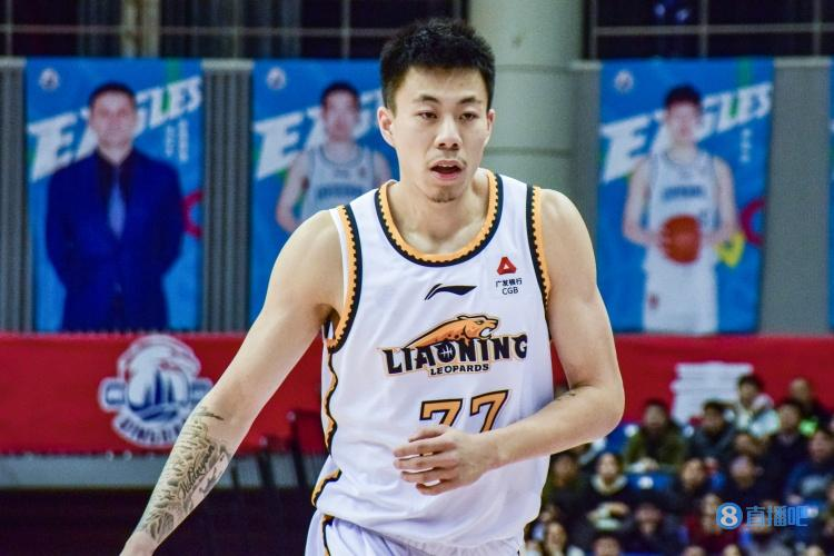 四川队险胜尼克斯,张镇麟带队取胜 四川队险胜尼克斯,张镇麟带队取胜