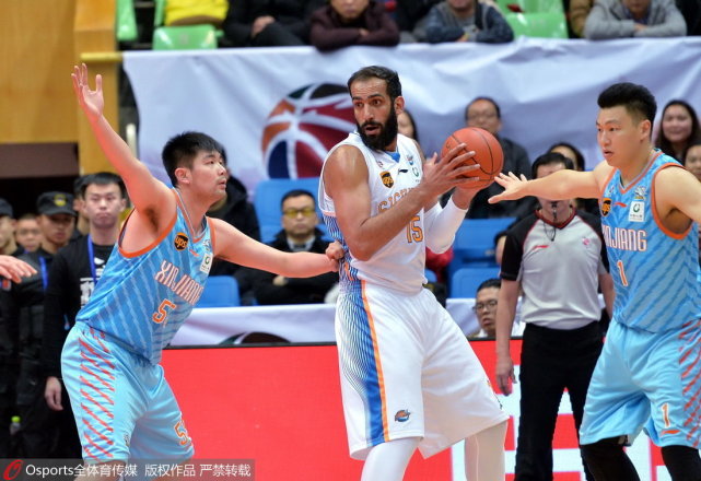 四川队险胜尼克斯,张镇麟带队取胜 四川队险胜尼克斯,张镇麟带队取胜