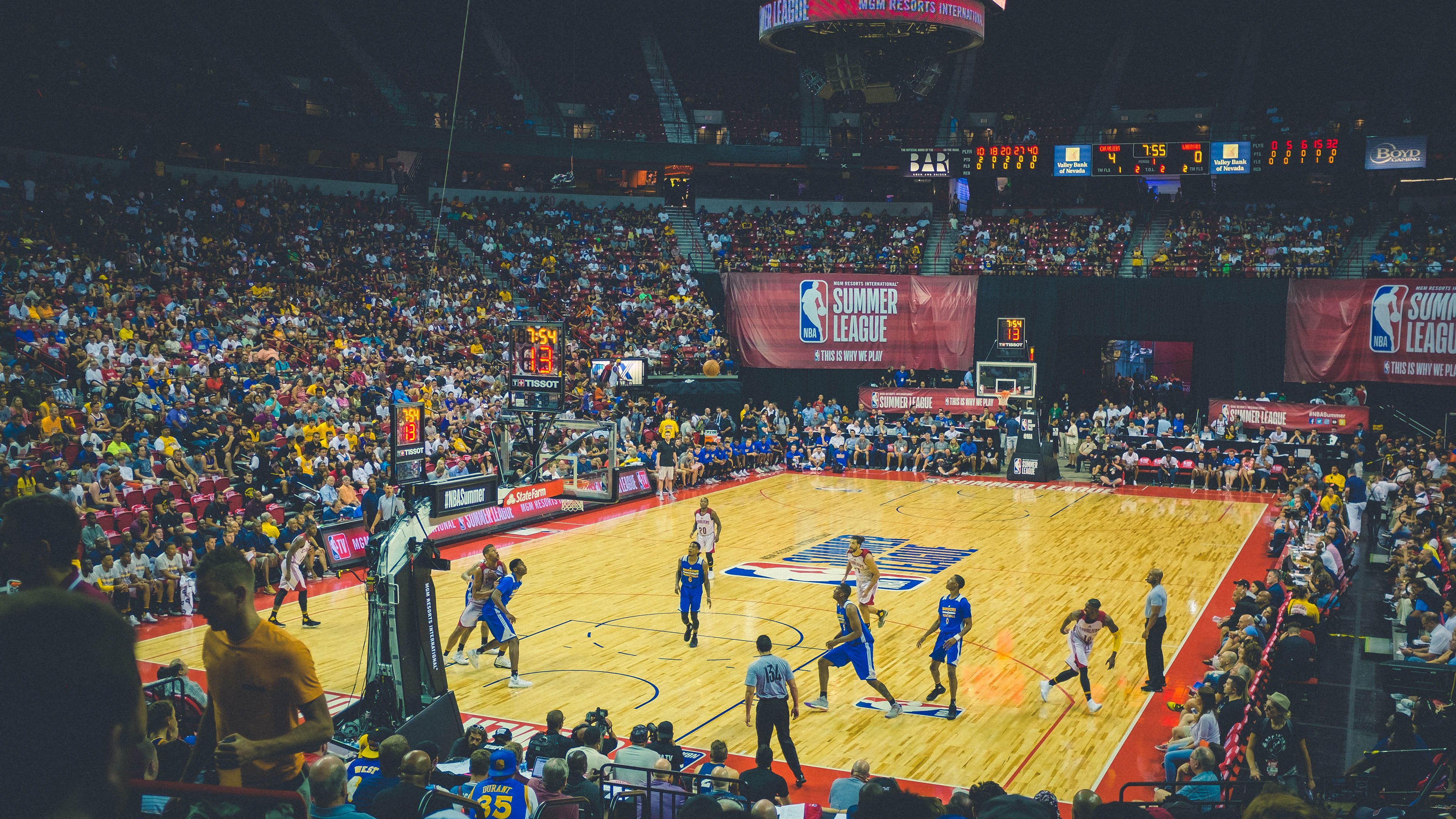 小贾伦攻防表现堪称教科书 马刺单节狂轰滥炸拉开湖人