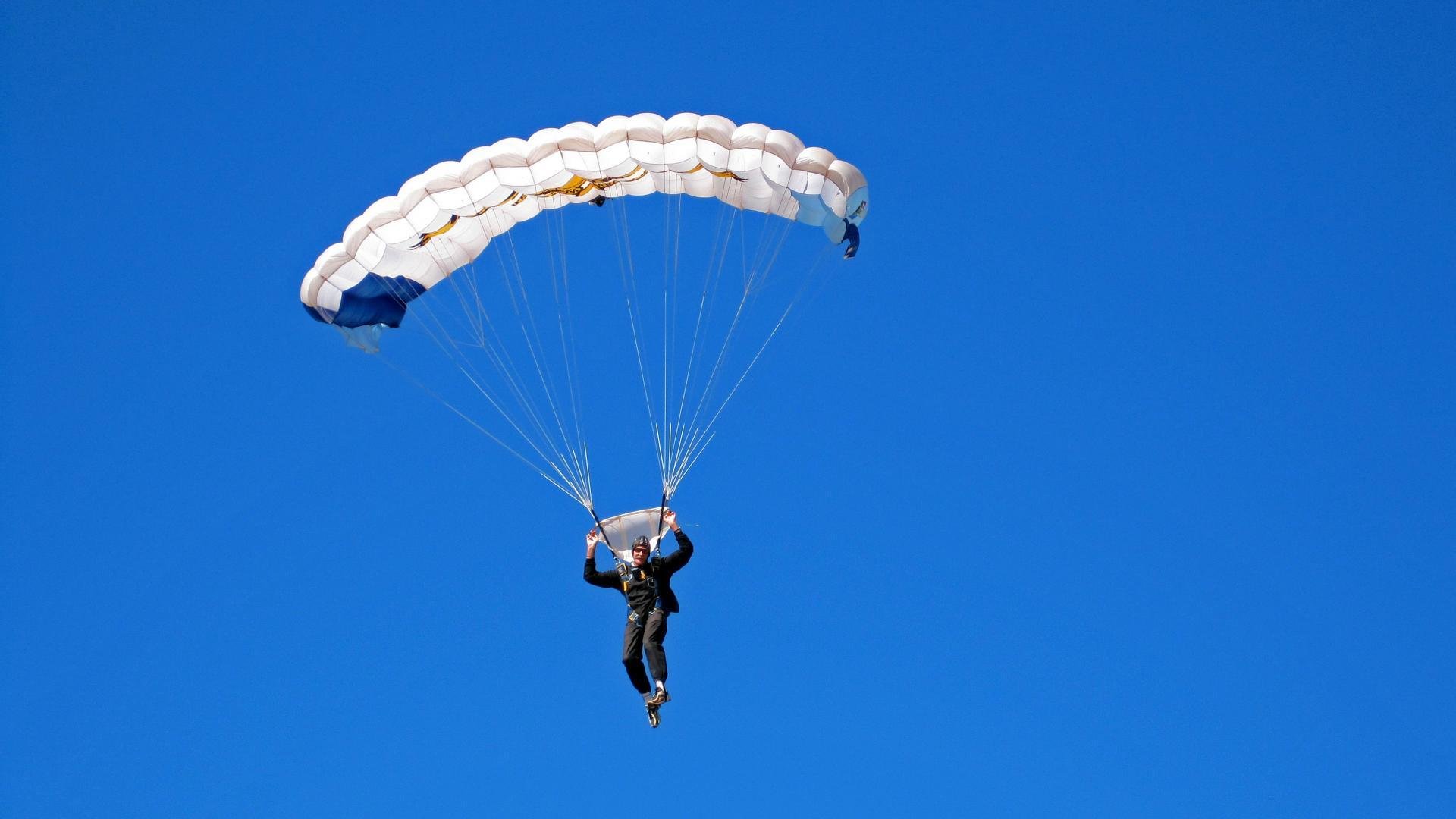 当关键先生跨越次元，利拉德时刻与广东队淘汰公牛的异界共鸣